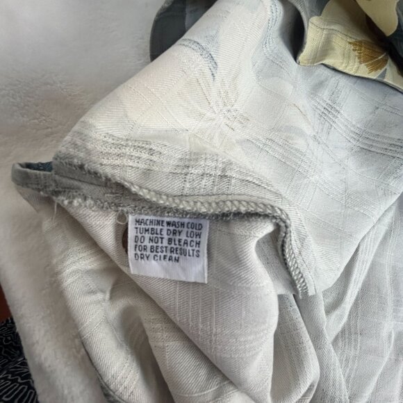 Tommy Bahama Mens Hawaiian Floral Silk Shirt Gray/Yellow Size XL Short Sleeve - Picture 7 of 7